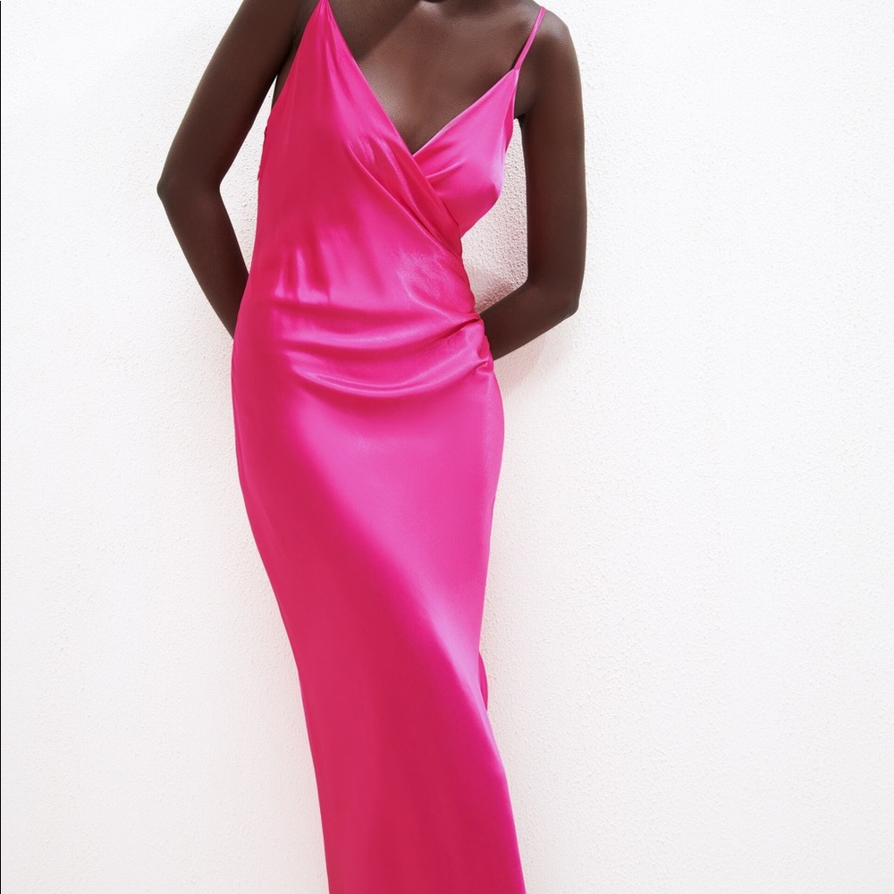 ZARA SATIN PINK DRESS ! NEW 🔥 comes with price tag